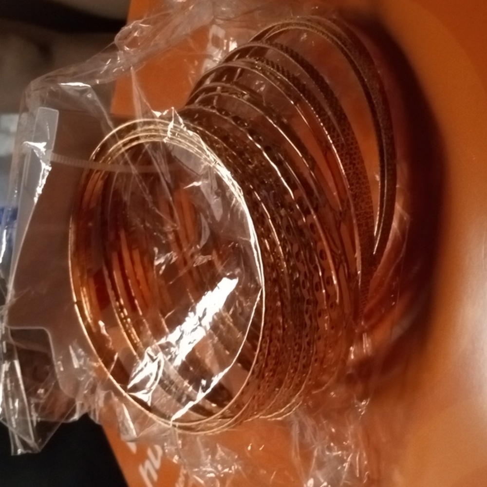 "SOLD" GOLD BRACELET'S/w Gold CHAIN NECKLACE. (NWT)